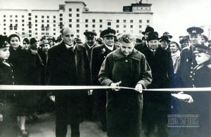 Е.А. Фурцева и А.М. Калашников открывают Музей-панораму